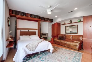 3 Schlafzimmer, Schreibtisch, Bügeleisen/Bügelbrett, WLAN