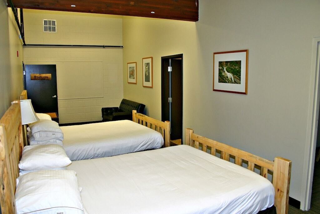 From 20 to 80 people, enjoy this private mountain Retreat!