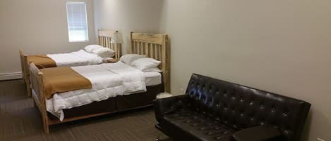 10 bedrooms, free WiFi