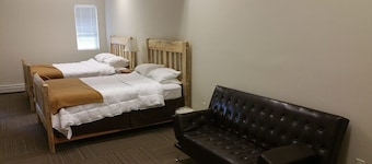 From 20 to 80 people, enjoy this private mountain Retreat!