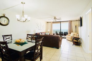 Smart TV, DVD player