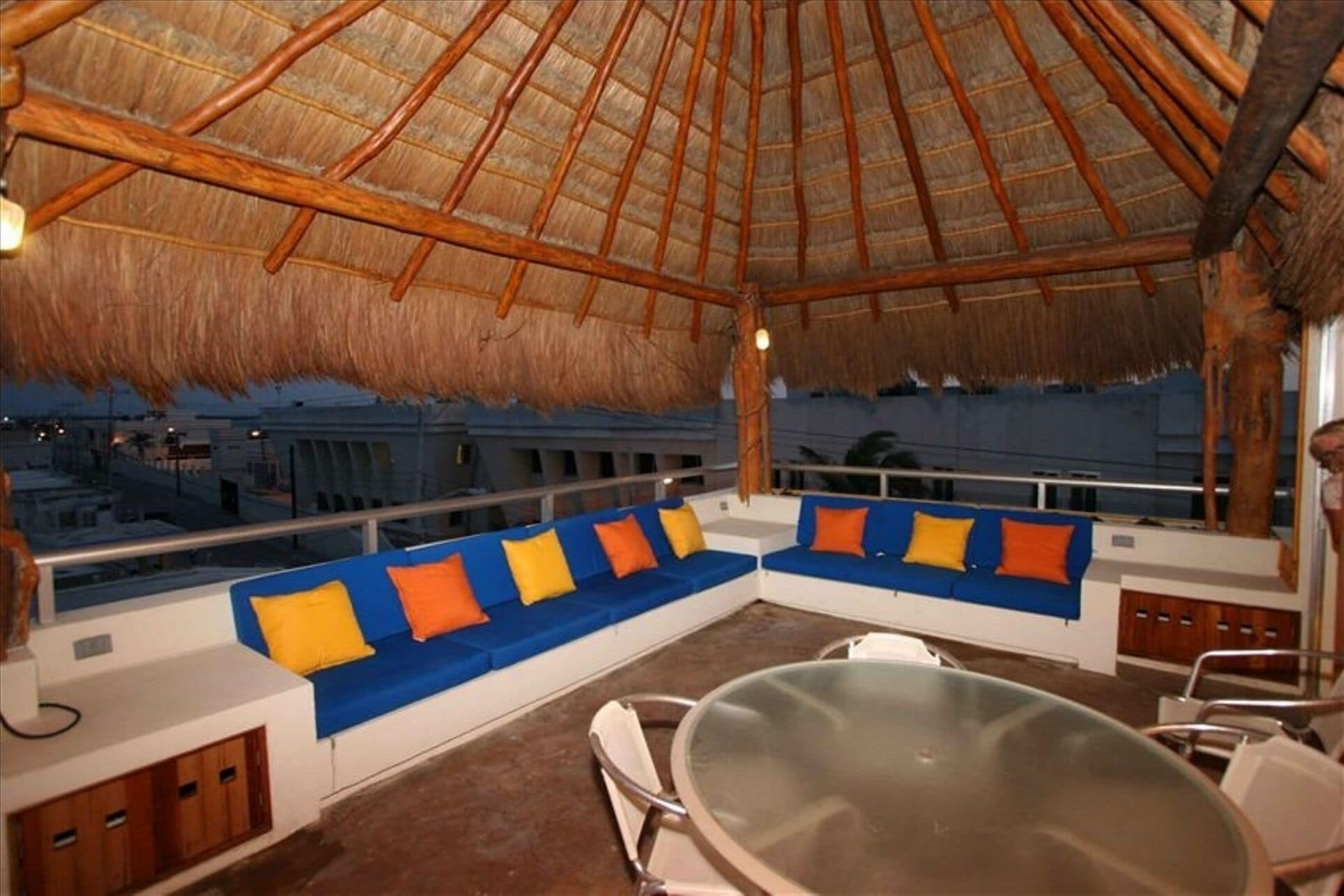 屋外ダイニングエリア