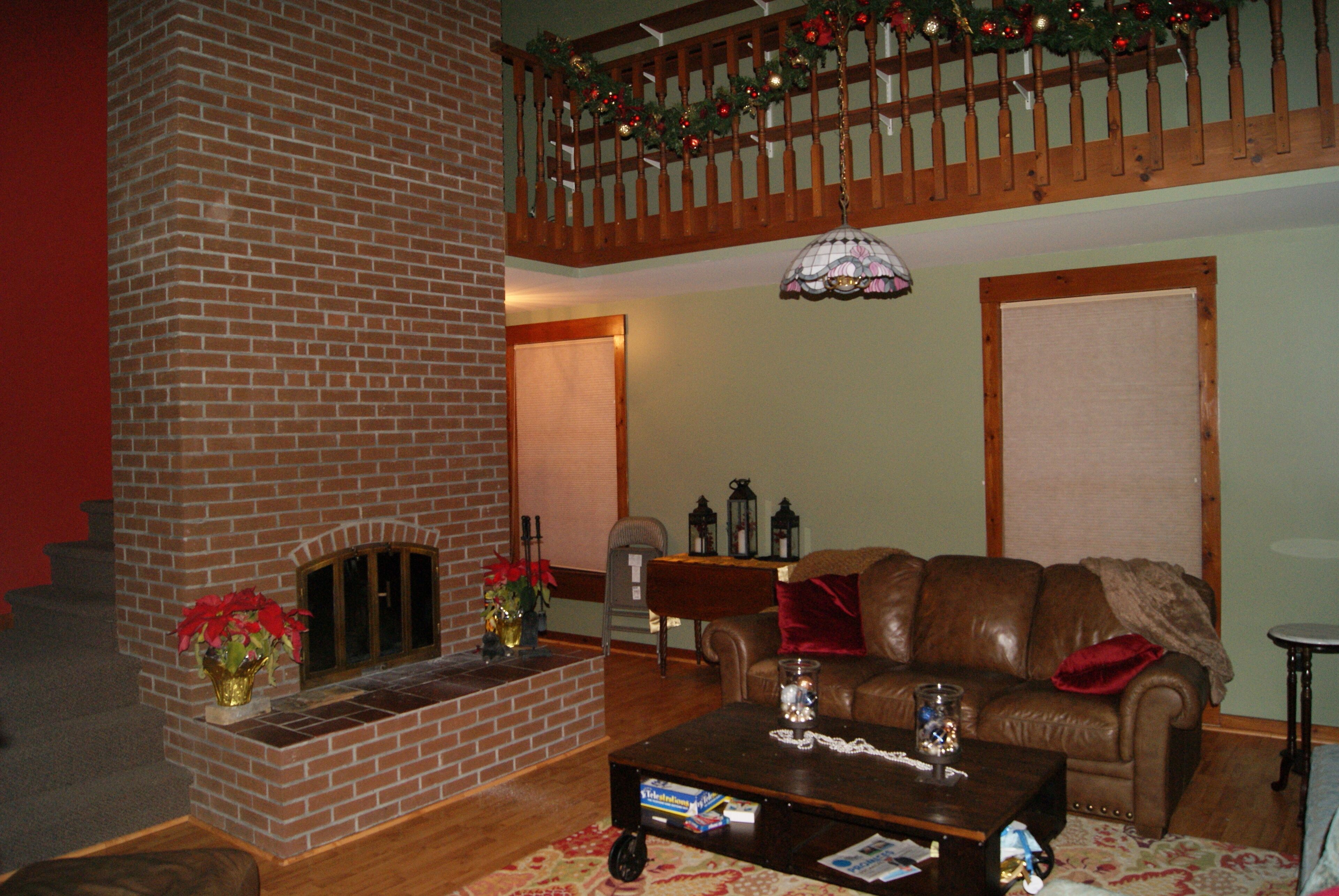 Private Lakefront Retreat With Mt. Views On 10 Acres With Scenic Walking Trails