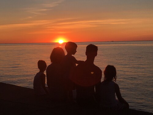 Lakefront Property + Beautiful Sunsets on Sand Point!