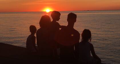 Lakefront Property + Beautiful Sunsets on Sand Point!