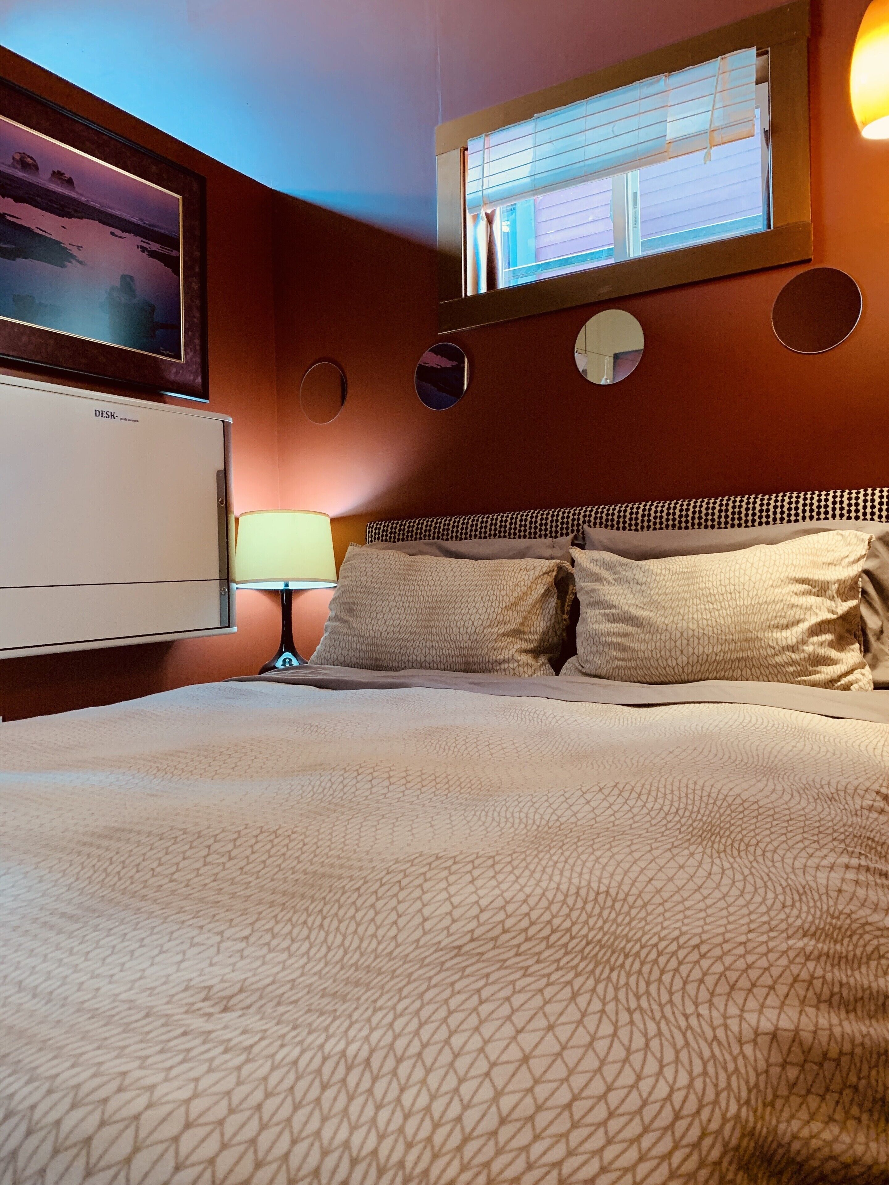 1 Schlafzimmer, Schreibtisch, Bügeleisen/Bügelbrett, Reisekinderbett