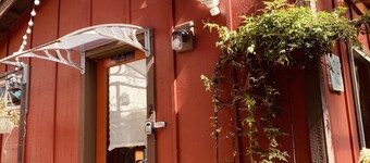 Two Rivers Tiny Red Gem 