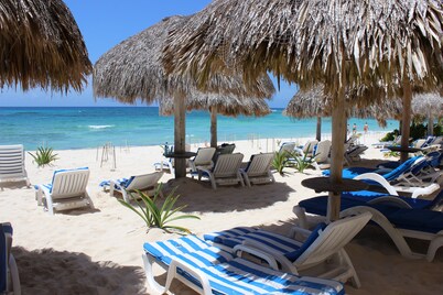  Villas DeRosa-Two bedroom beach front condo on  the beach of Aventuras Akumal