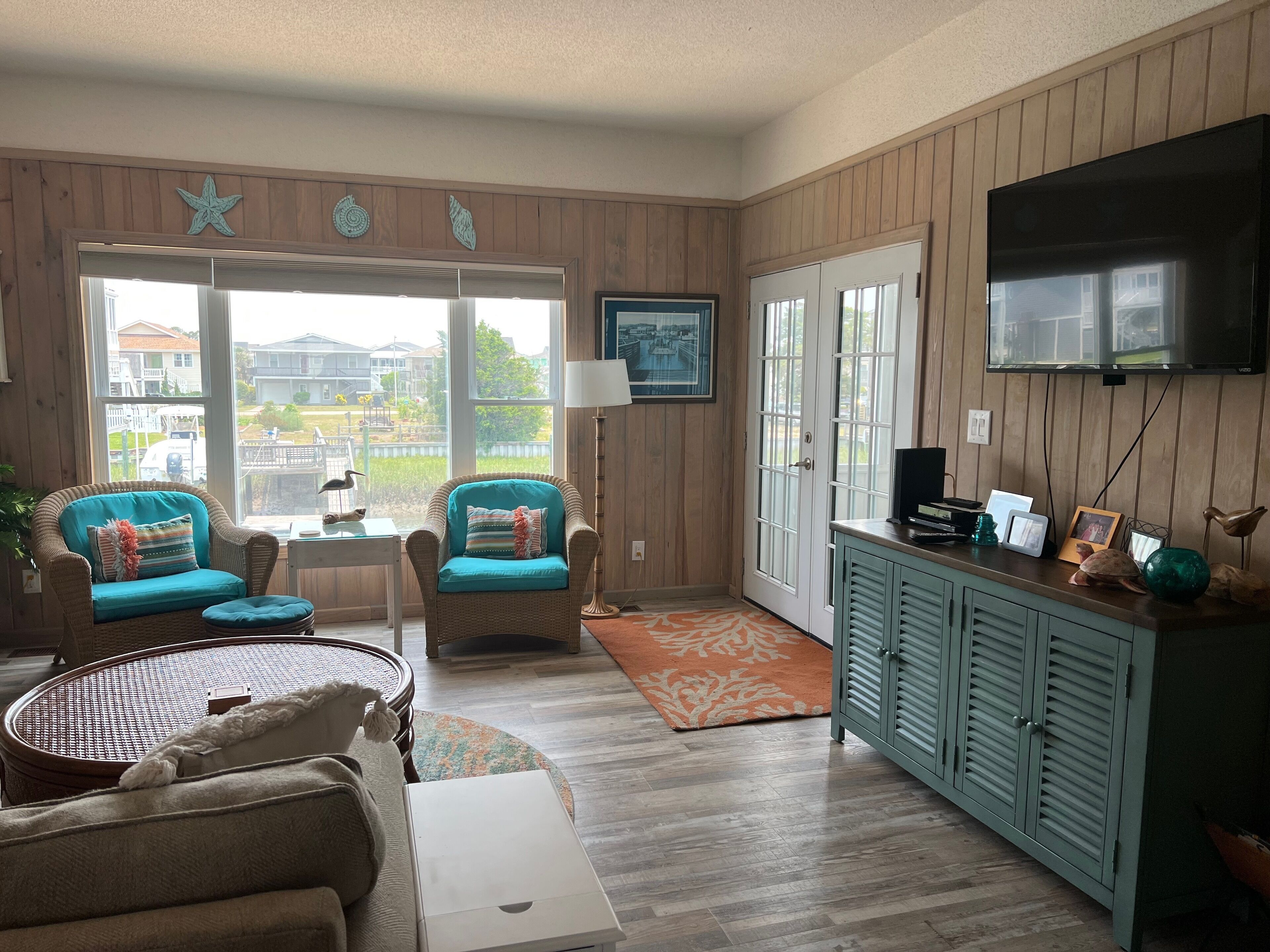 Smart TV, DVD player