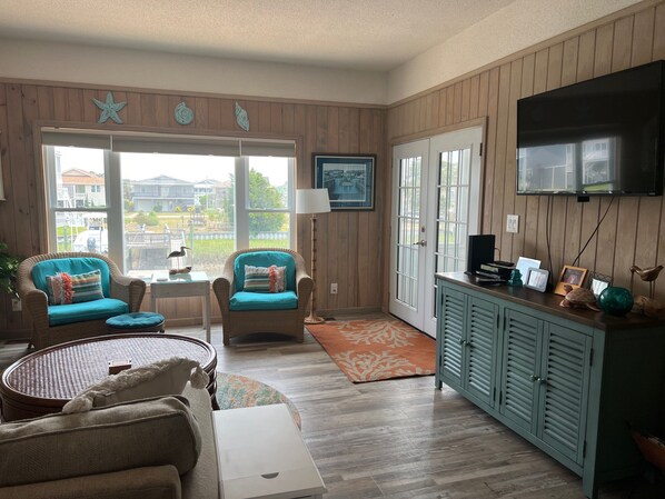 Smart TV, DVD player