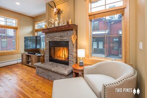 TV, peis og kontorer