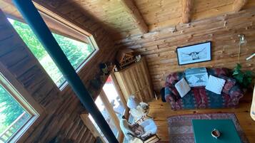 Smart TV, fireplace, DVD player, stereo