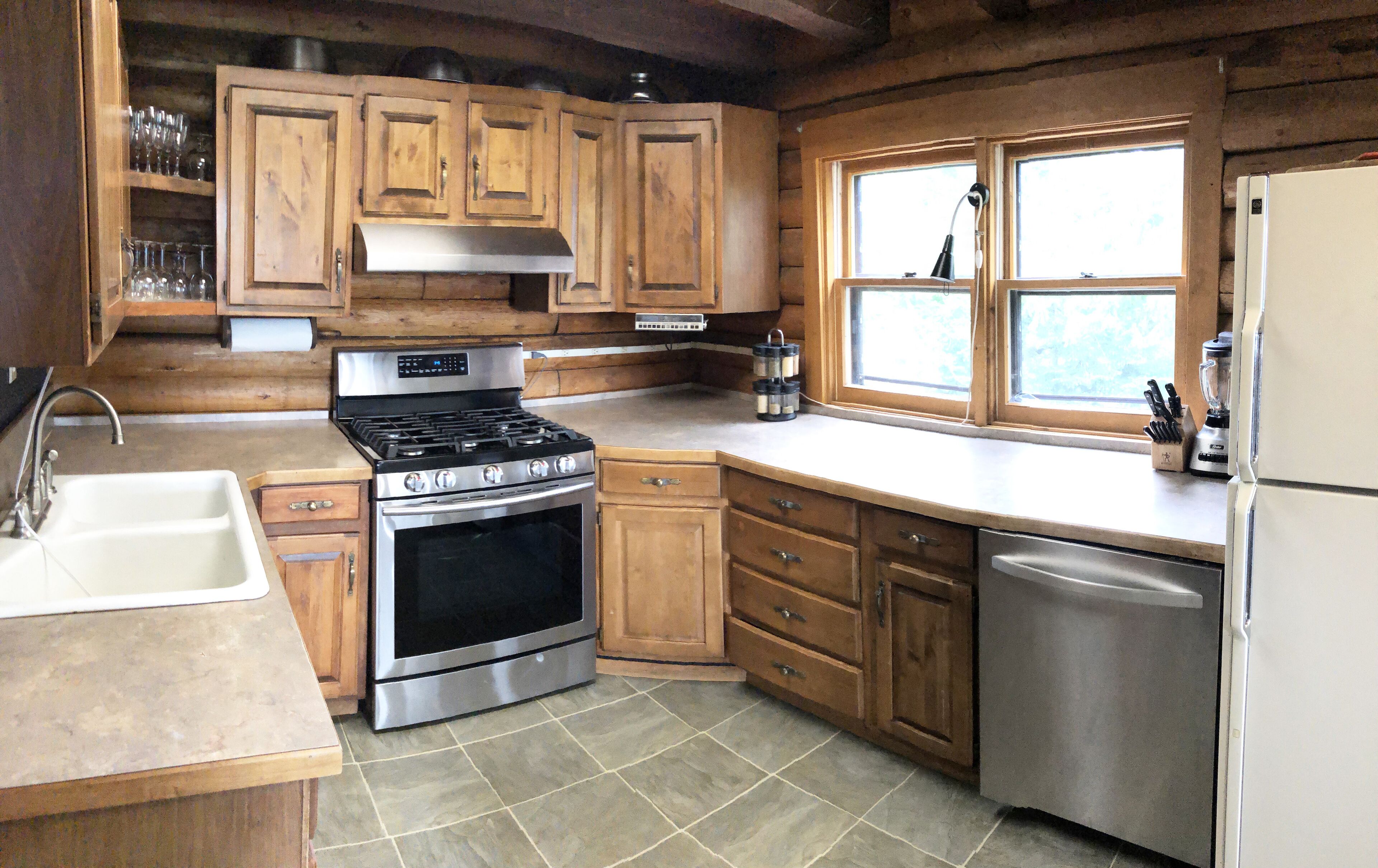 Large Country Lodge with Beautiful Views