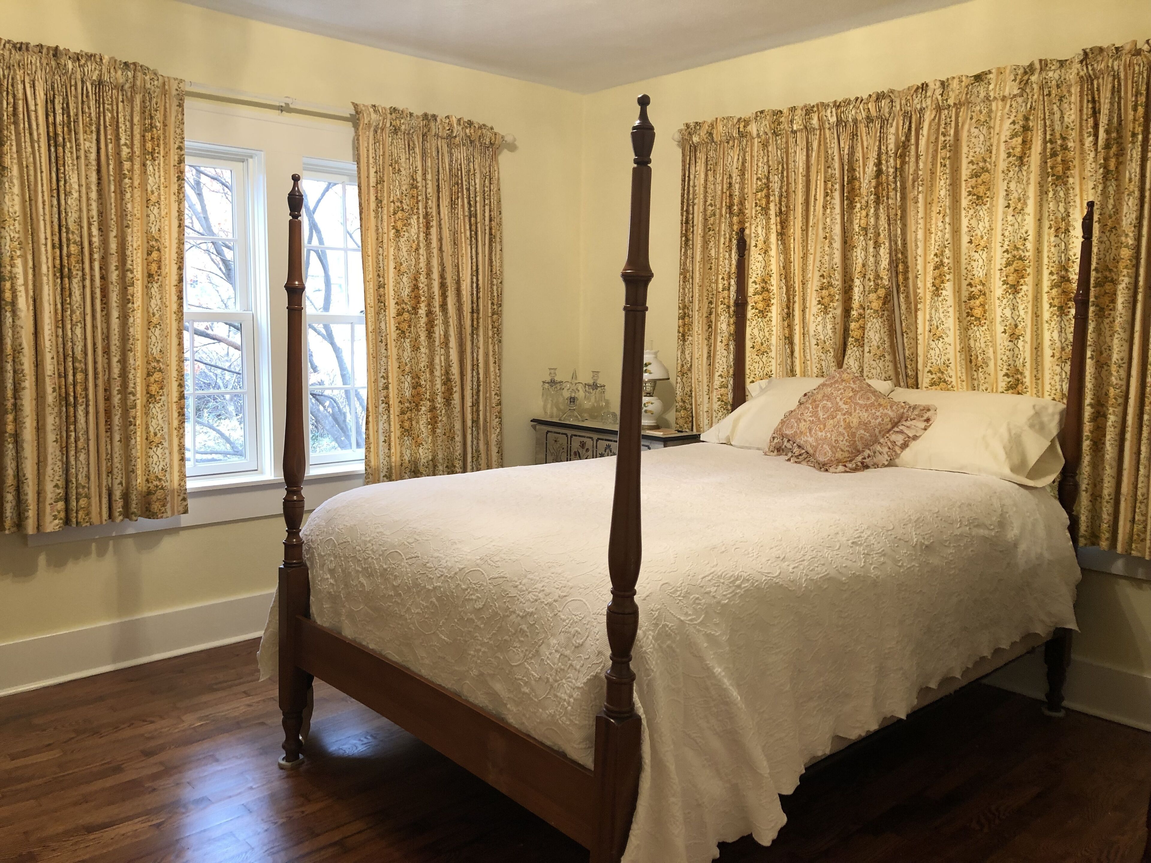 Historic setting, close to UofA, Dickson Street, Wilson Park