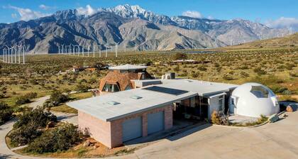 Entire Large Private House with Views 3-bedrooms 10 minutes from Palm Springs