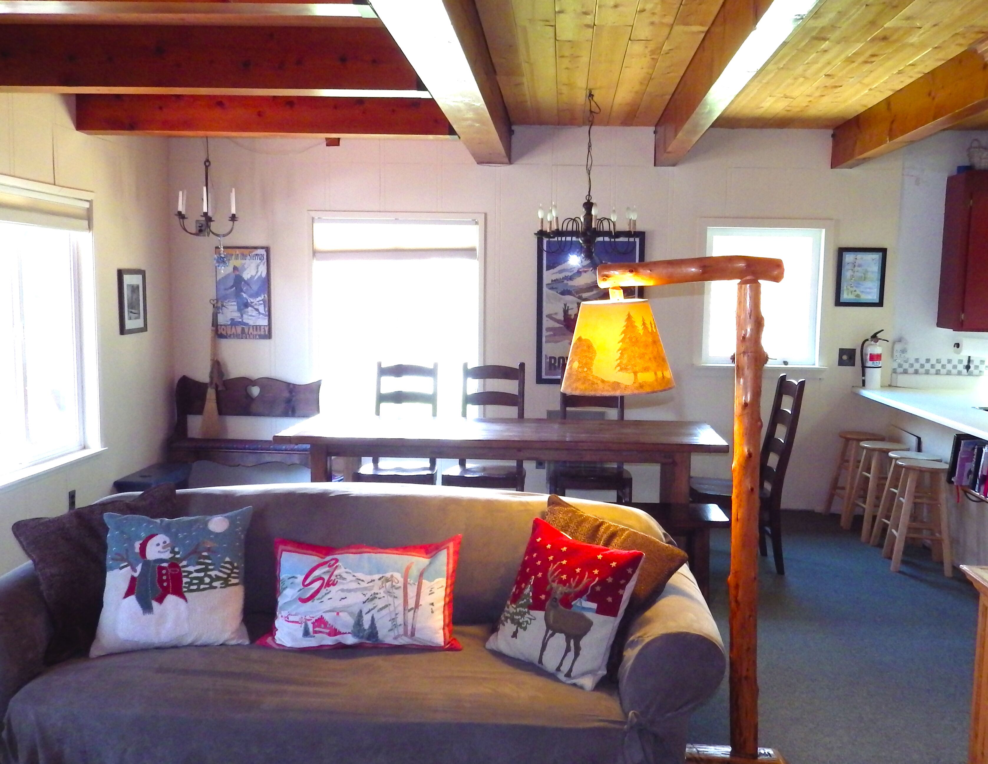 Just Across From Serene Lakes. 5A-Chalet. Enjoy The Peace And Comfort!