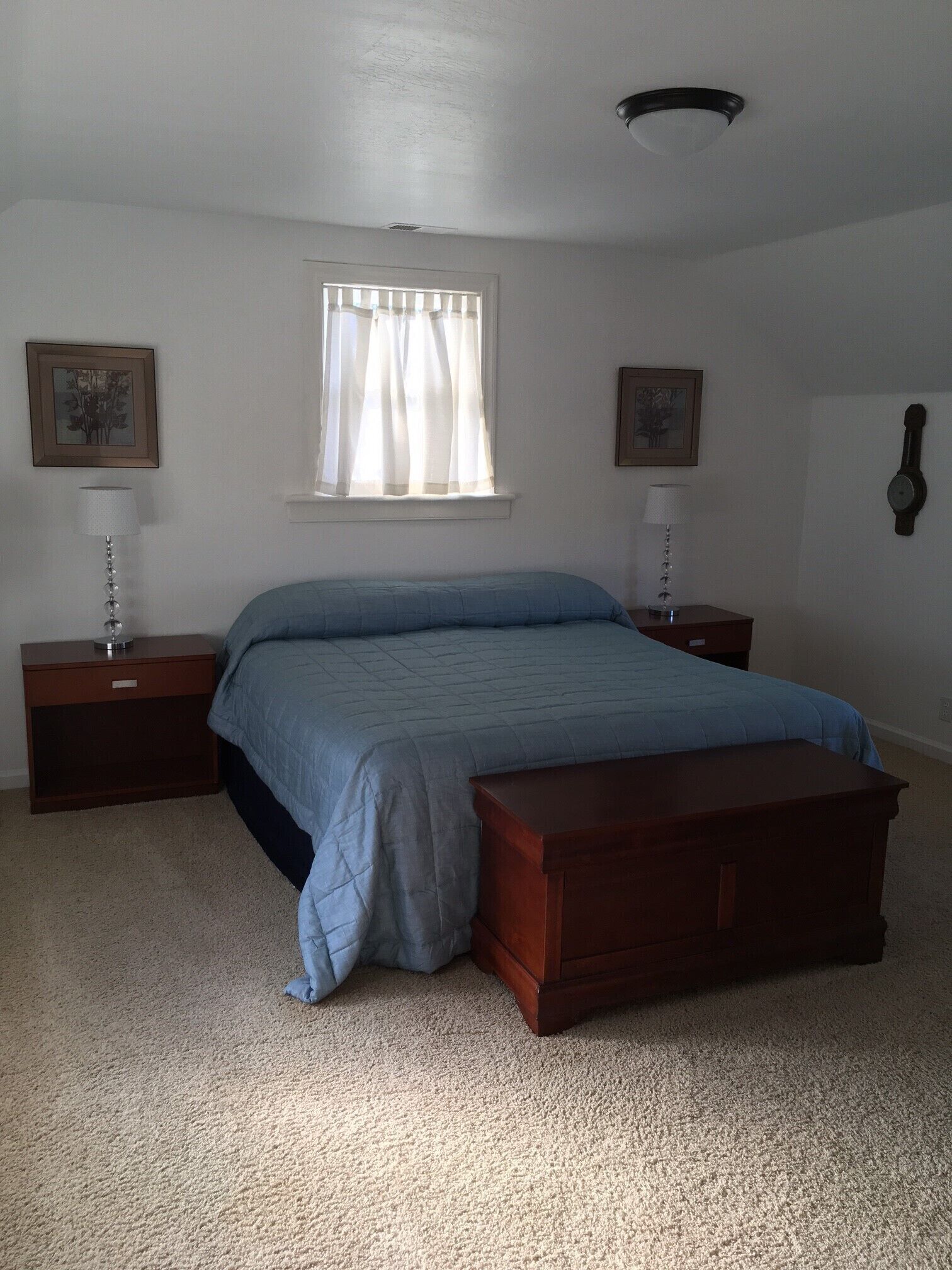 Walking distance to historic West Petaluma-2bd/2ba 