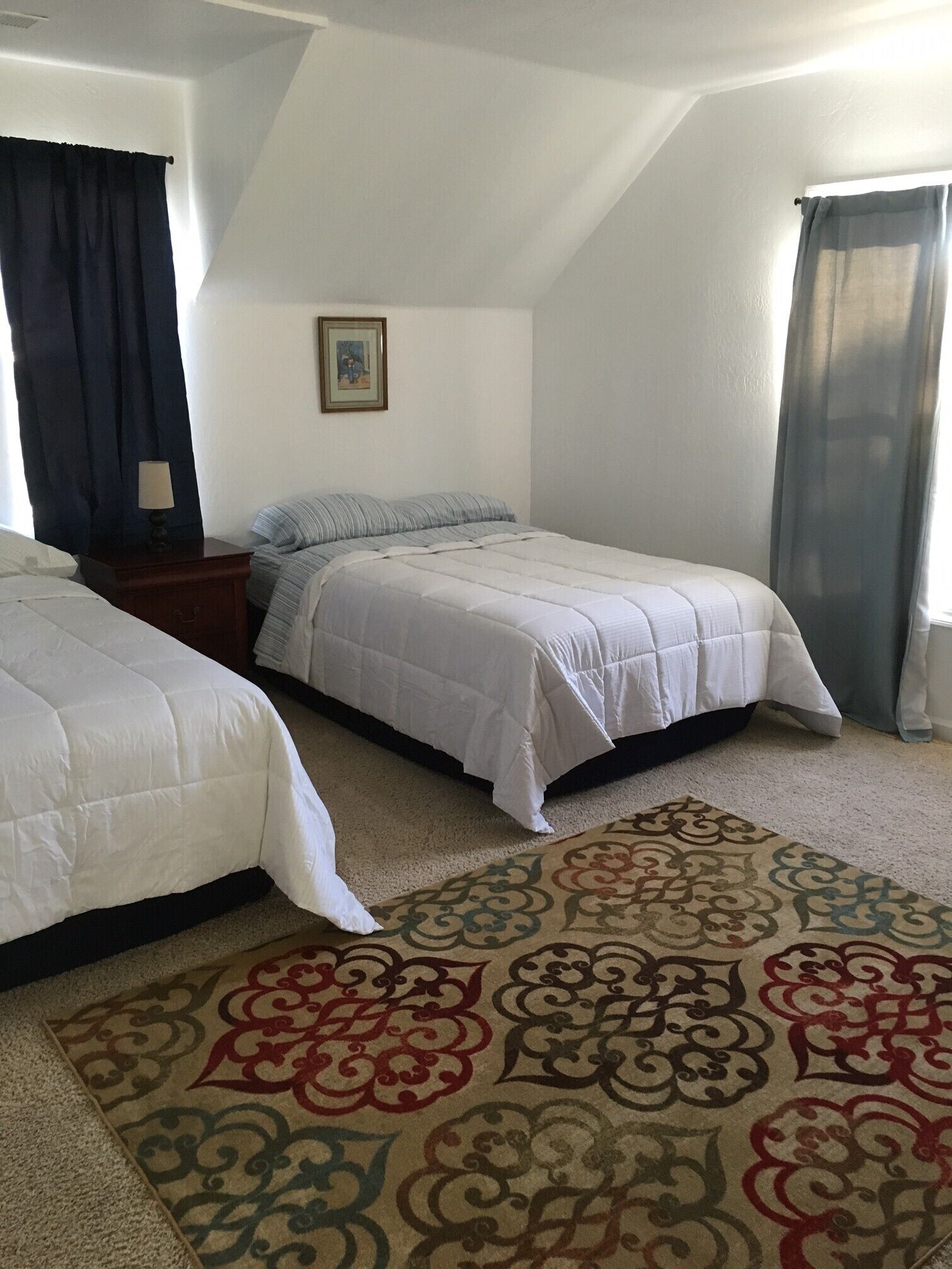 Walking distance to historic West Petaluma-2bd/2ba 