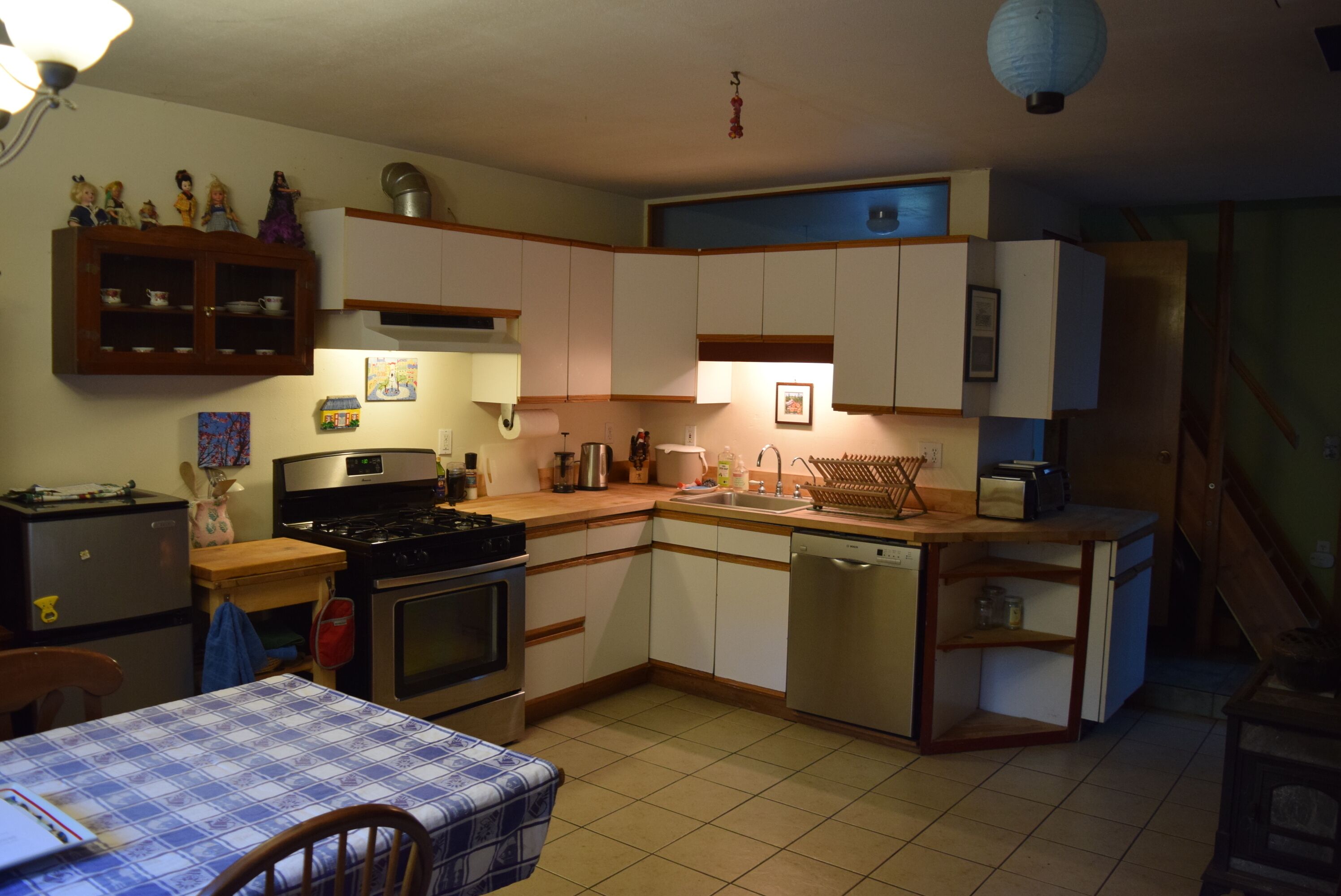 Secluded, Peaceful Cabin on 24 acres, creek, close-in (Mosier) - Pet Friendly!