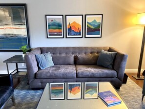 Smart TV, reproductor de DVD y libros 