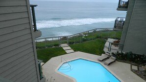 Unclassified image, 4 of 32, button - Oceanfront Retreat In Heart Of Encinitas! (Encinitas)