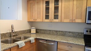 Unclassified image, 5 of 32, button - Oceanfront Retreat In Heart Of Encinitas! (Encinitas)