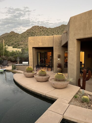 Golfers Paradise - Access to ICON Private Gallery and Dove Mountain Golf Club!  