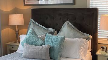 4 makuuhuonetta, silitysrauta/-lauta, ilmainen Wi-Fi, vuodevaatteet