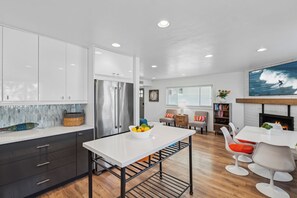 Interior - Beautiful modern beach house, steps to sand, AC, Bikes, Beach Gear and Parking! (Newport Beach)