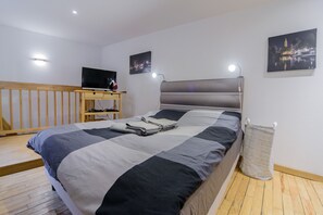 1 habitación, tabla de planchar con plancha, wifi y ropa de cama 