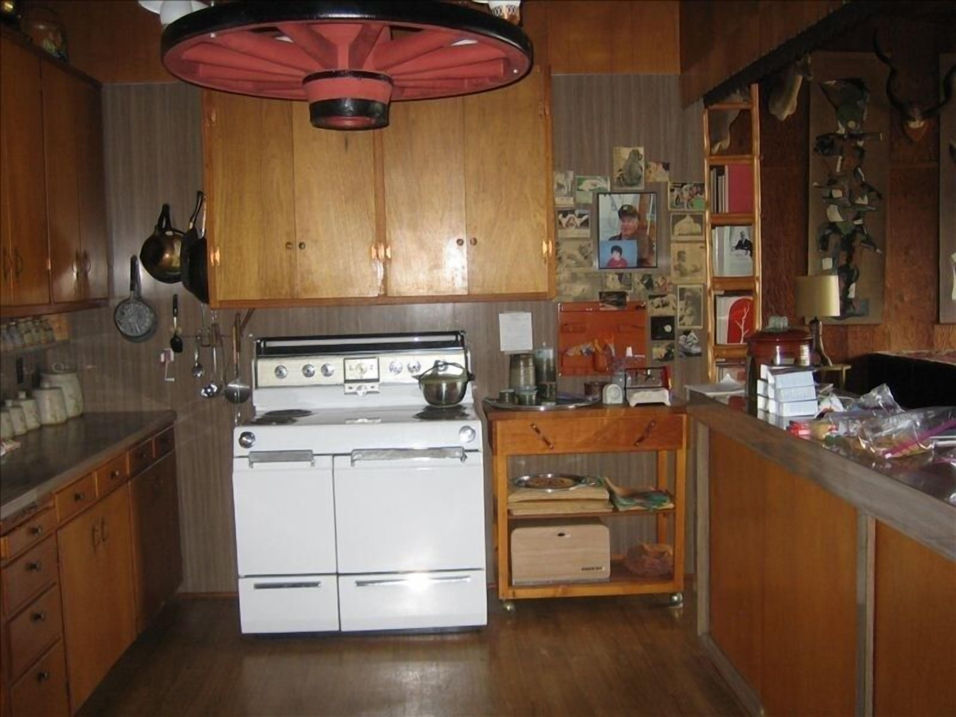 Lodge with Breathtaking View of Georgian Bay and Lacloche Mnts