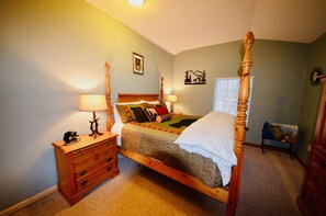 4 bedrooms, desk, iron/ironing board, travel cot