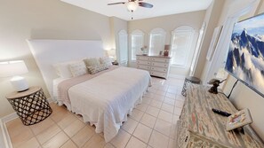 4 dormitorios, tabla de planchar con plancha, cuna de viaje