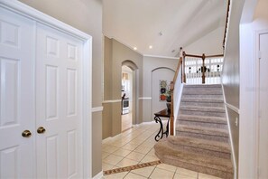 Interior - LUXURY HOME/PRIVATE POOL WITH EXTENDED DECK !! POOL HEAT INCLUDED!! (Kissimmee)