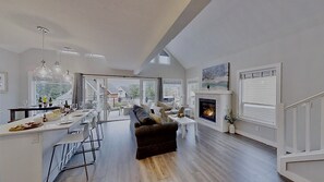 Interior - La Casa Cottage | All-Weather Fire Pit, Two Decks & Garage | Sleeps 8 (Kelowna)