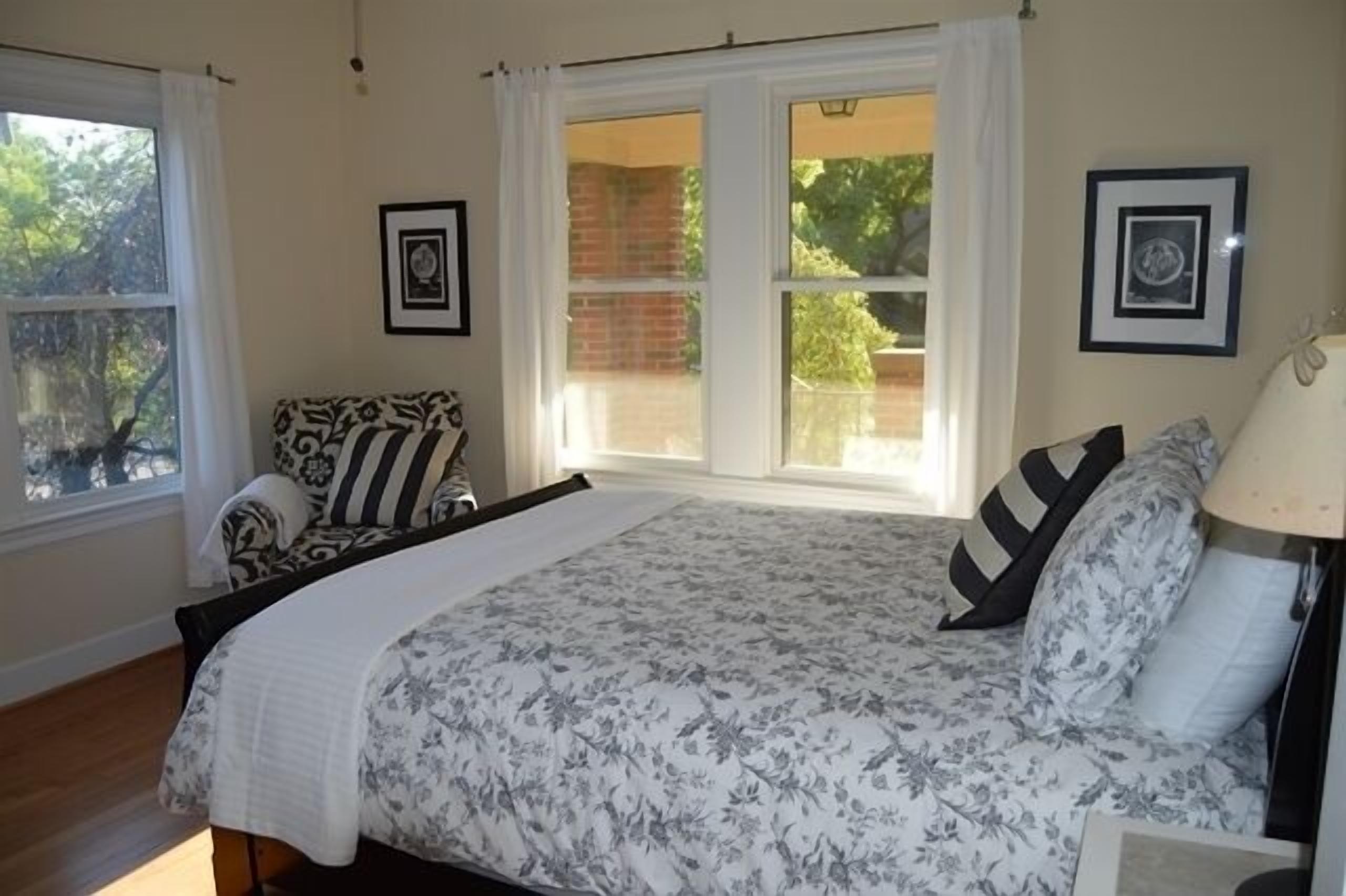 Quaint Duplex In Lower Greenville Avenue Area