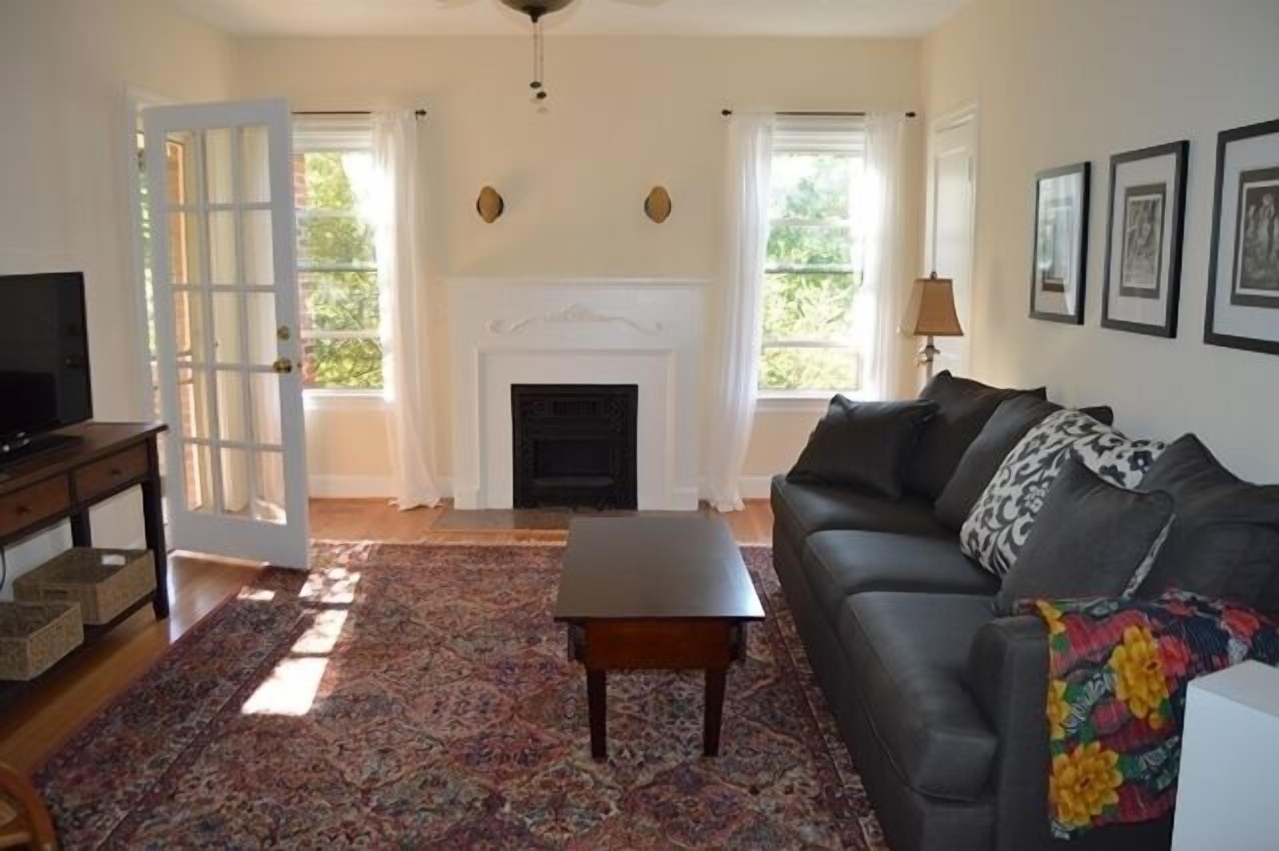 Quaint Duplex In Lower Greenville Avenue Area