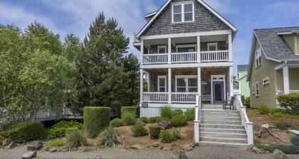 Amazing 5 BR | 2 Masters w/Kings | Bikes | HotTub