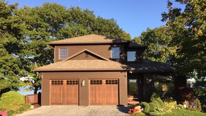 Exterior - Cayuga Lakefront - beach, dock, hoist - Seneca Falls, Finger Lakes Wine Trail (Fayette)