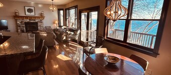 Upscale Cayuga Lakefront - beautiful water access - on Finger Lakes Wine Trail