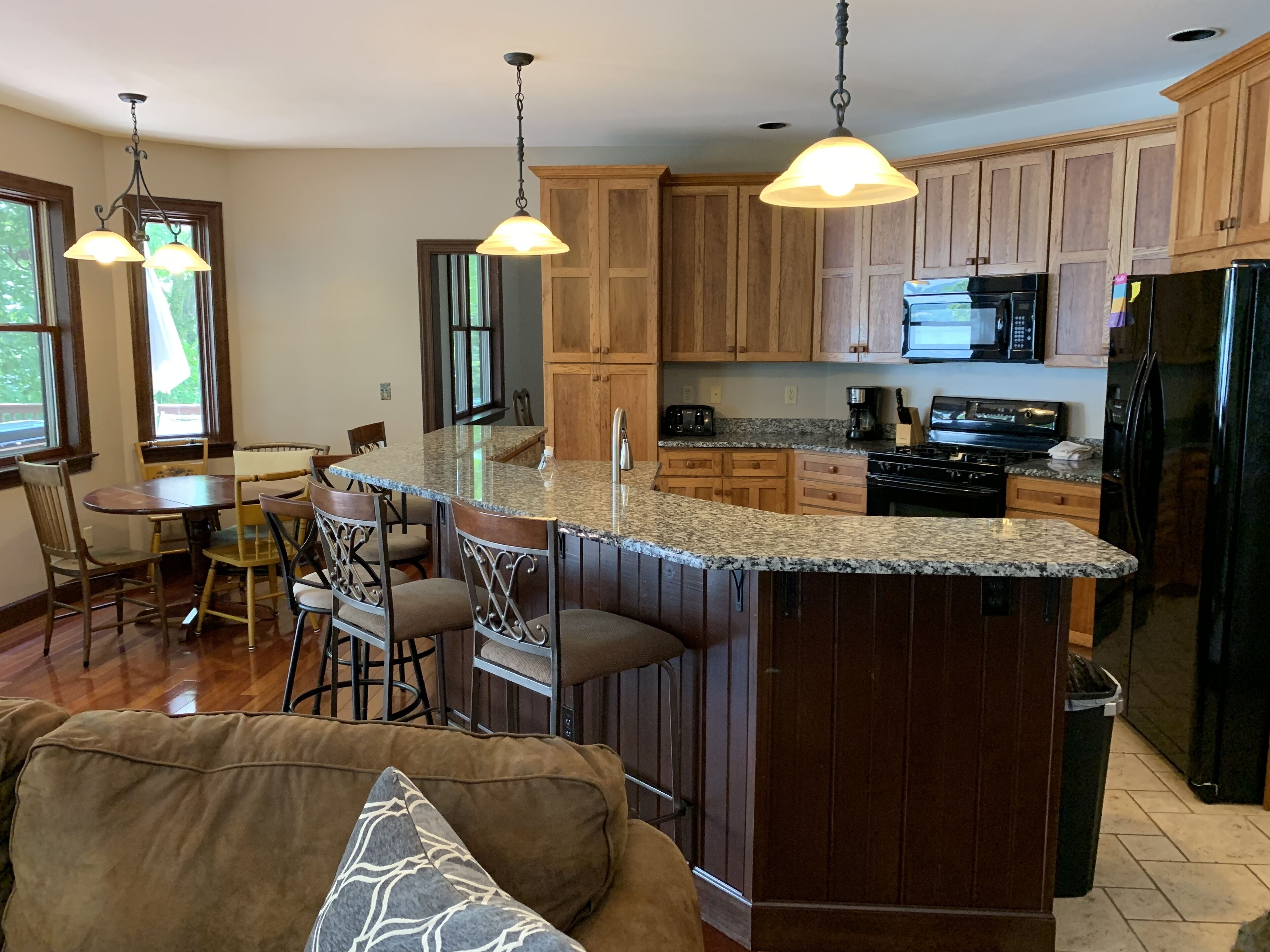 Upscale Cayuga Lakefront - beautiful water access - on Wine Trial