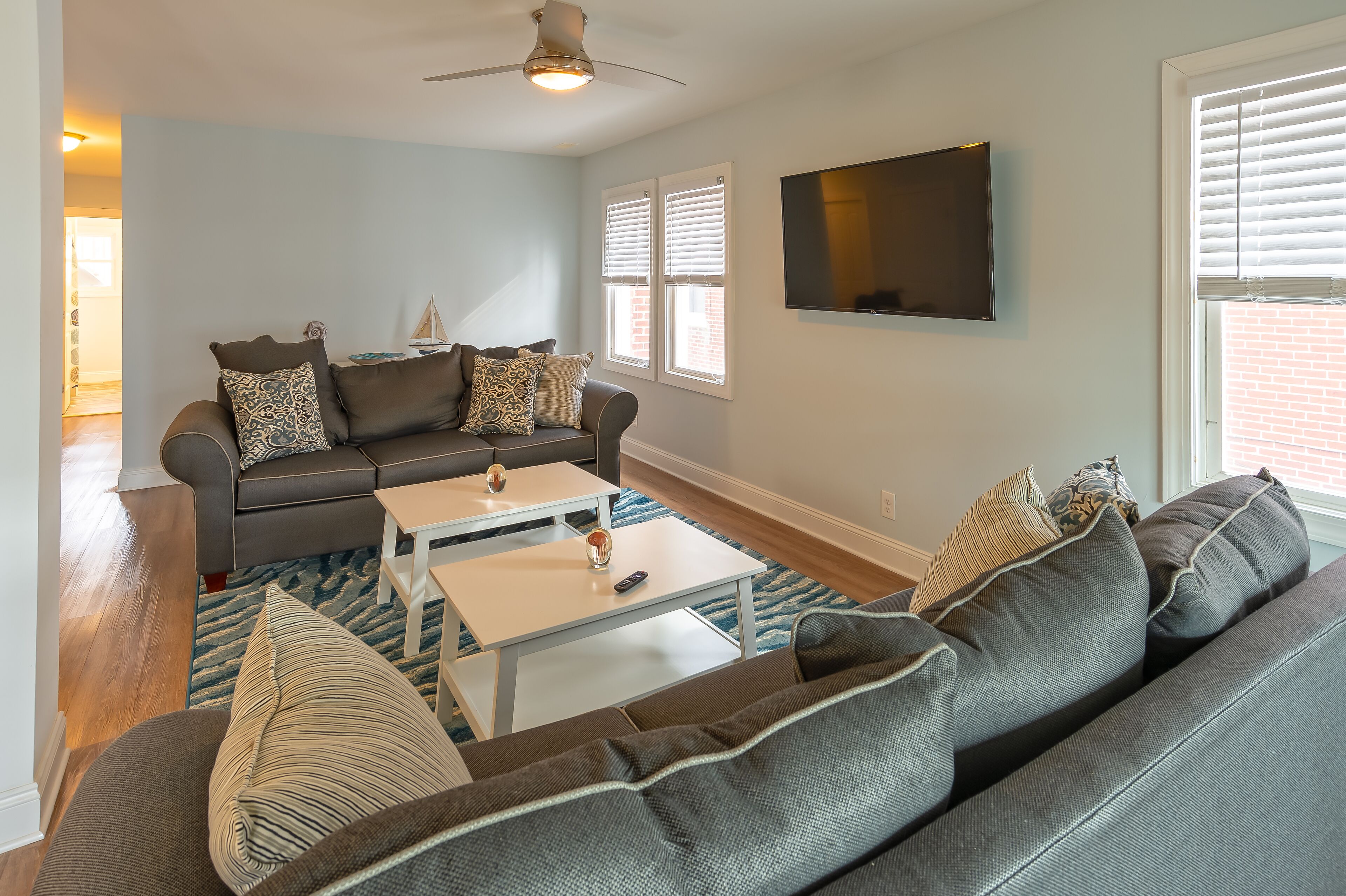 BRAND NEW BEACH BLOCK FULLY RENOVATED CONDO - PERFECT LOCATION BETWEEN PIERS