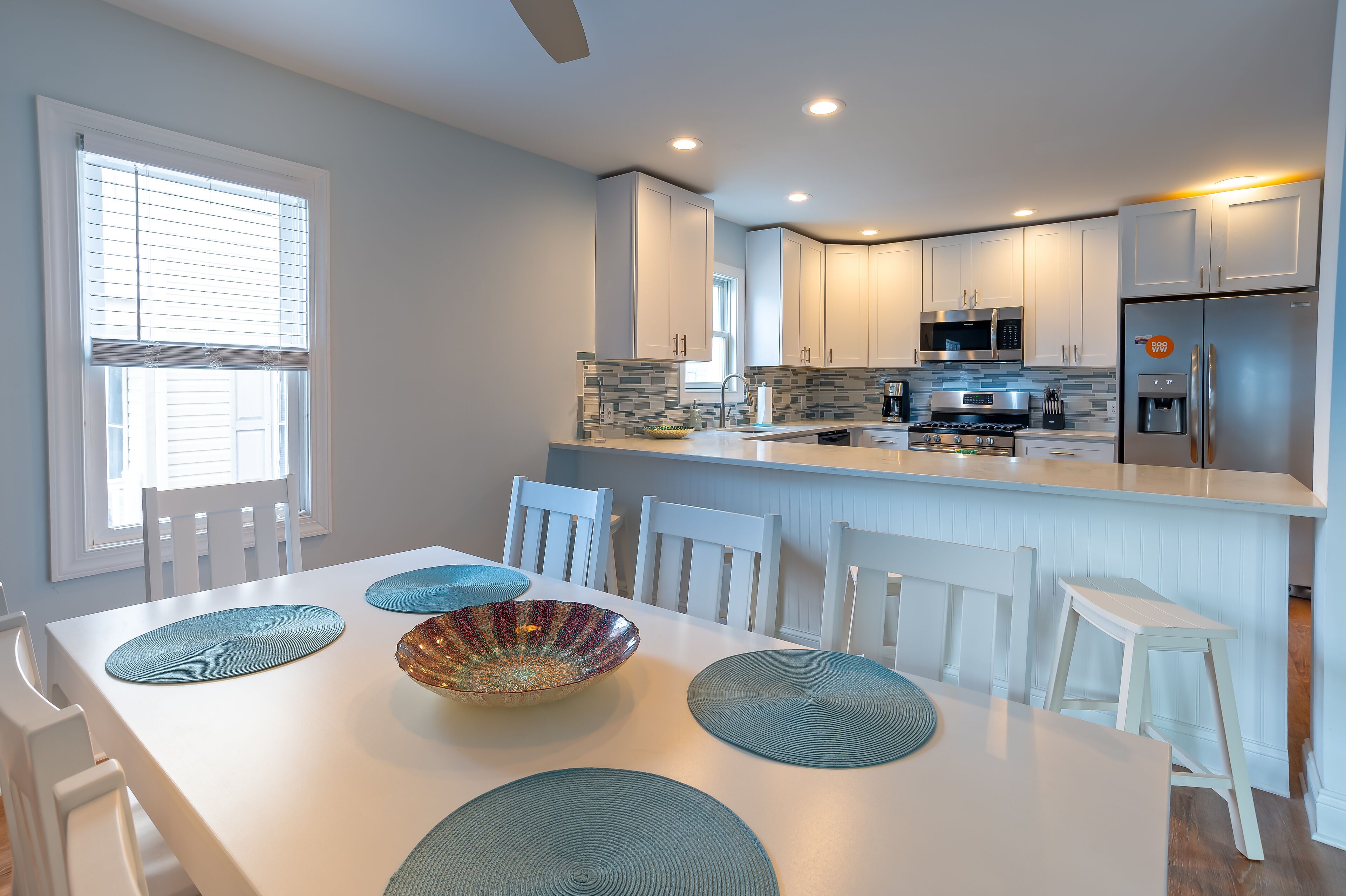 BRAND NEW BEACH BLOCK FULLY RENOVATED CONDO - PERFECT LOCATION BETWEEN PIERS