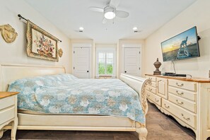 4 bedrooms, iron/ironing board, travel cot, free WiFi