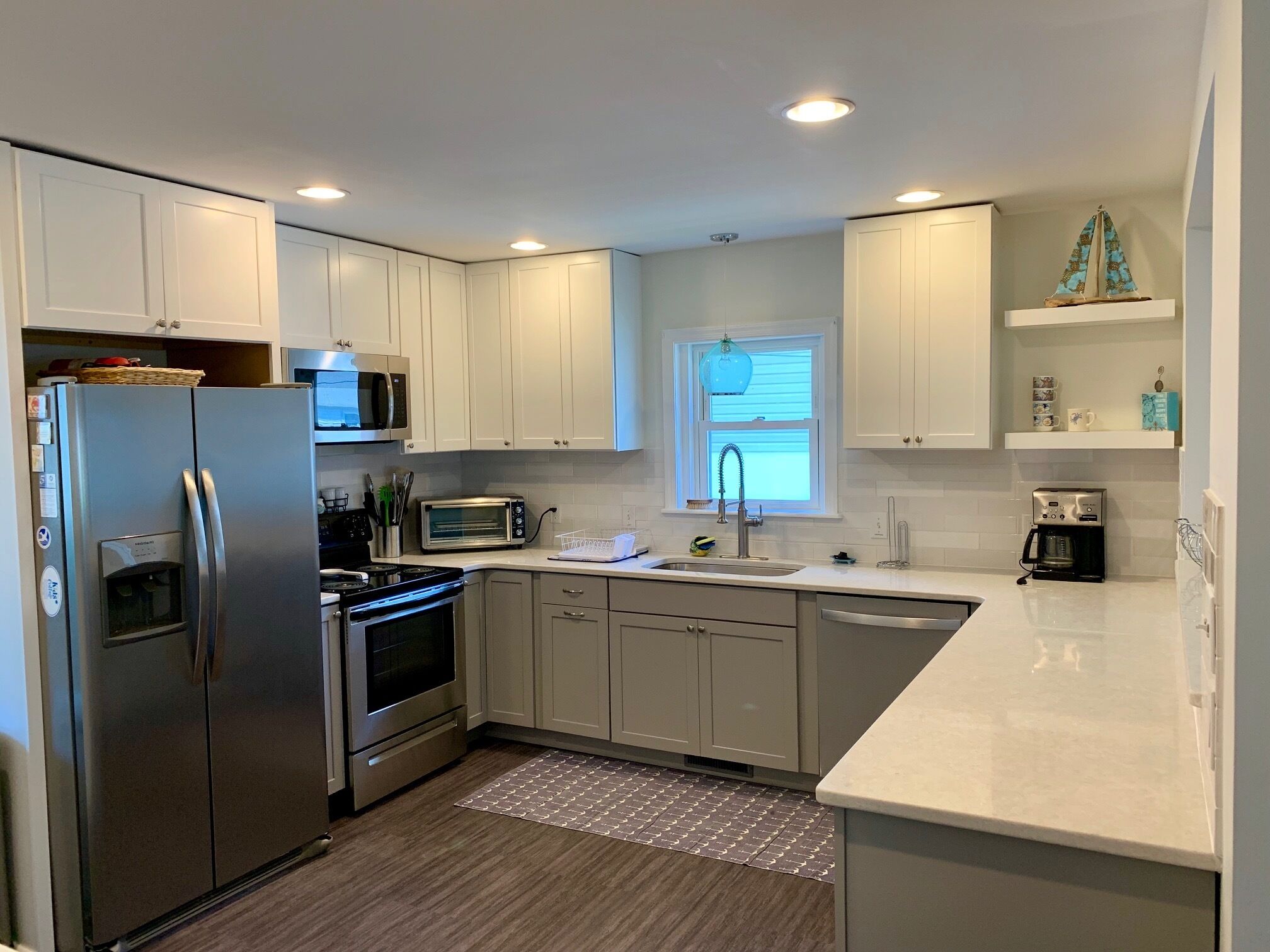 Large 4 Bedroom Lewes Beach Cottage. Pet friendly. Steps to beach. 