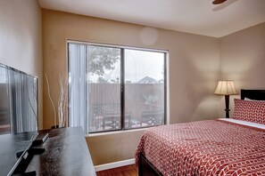1 bedroom, desk, iron/ironing board, WiFi