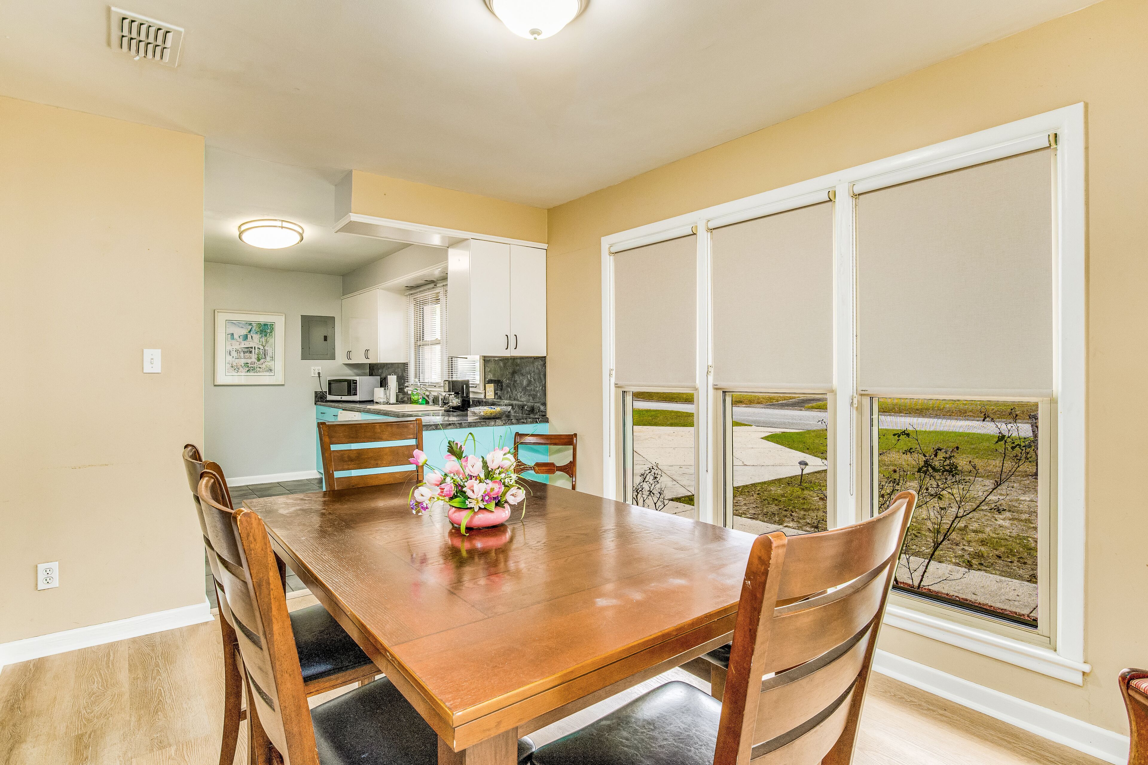 Near EVERYTHING House Discounted for Longer Stays