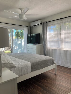 3 室のベッドルーム、アイロン / アイロン台、WiFi (無料)、ベッドシーツ