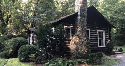 Dog Trot Cabin: retiro aislado dentro de los límites de la ciudad