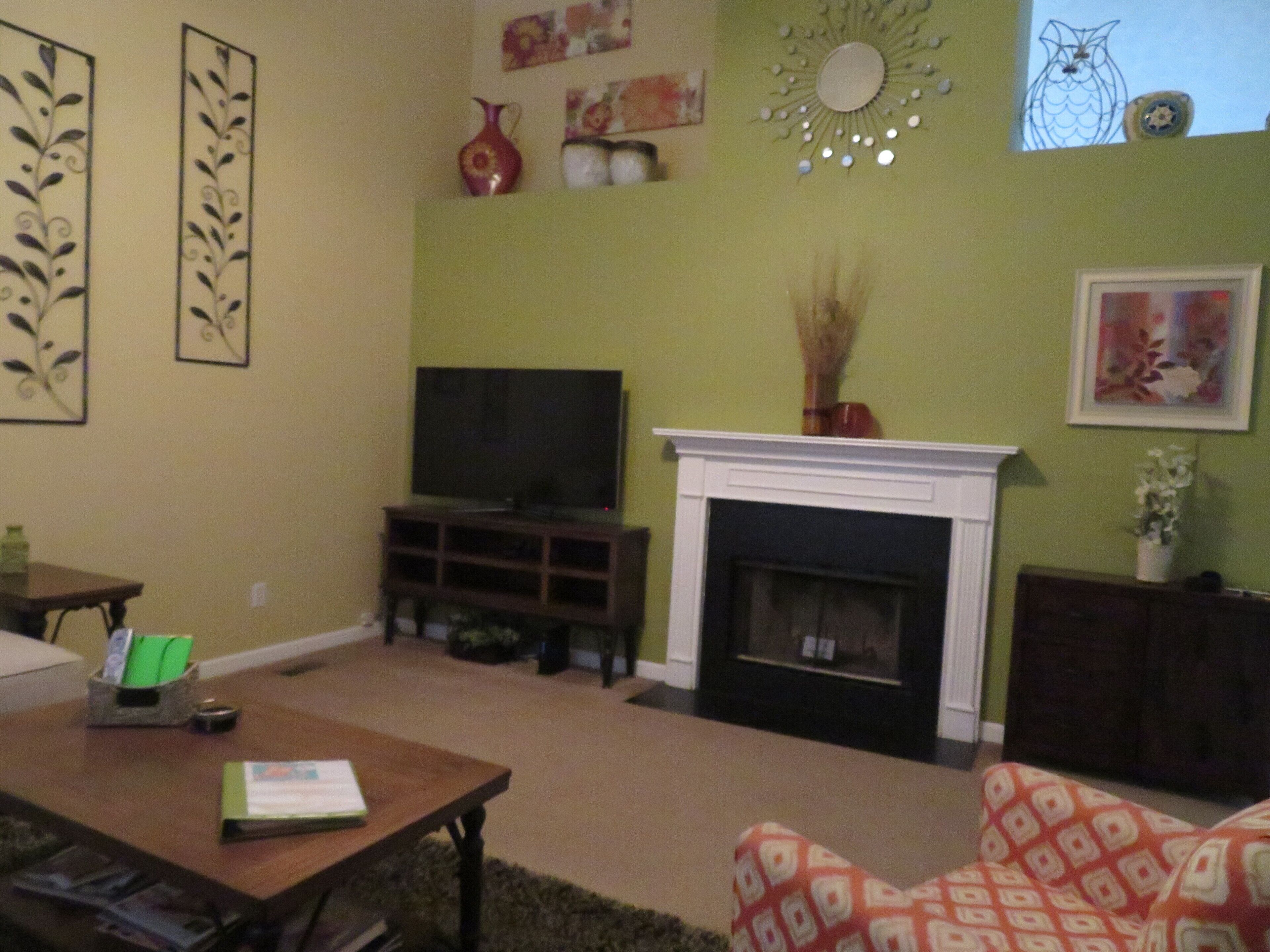 Close to Downtown Nashville & Old Hickory Lake. Subdivision pool.